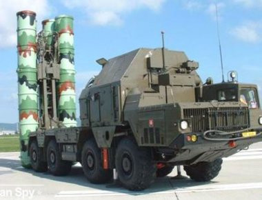 Σε συναγερμό συστοιχίες πυραύλων S-300 και S-400 από το ρωσικό ΥΠΑΜ